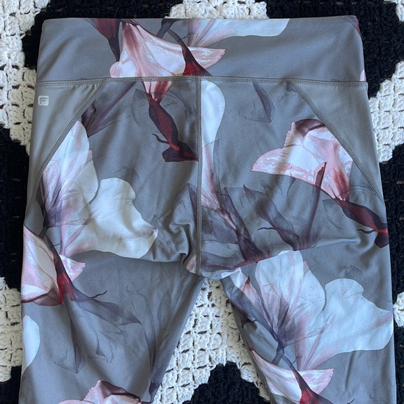 Patterned Fabletic Legging - Picture 6 of 7